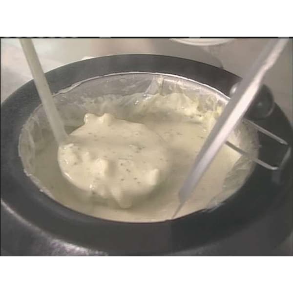 Pansaver 6 & 7 qt. Round Soup Liner (15x15), PK100 42011 - main